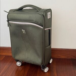 IT Luggage 22.2” Synergetic Carry-On Spinner Suitcase - Softside, Khaki Green
